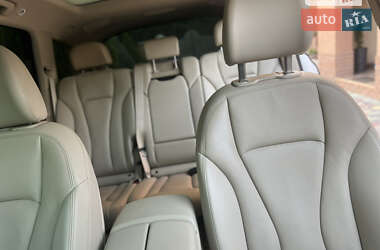 Позашляховик / Кросовер Audi Q7 2019 в 