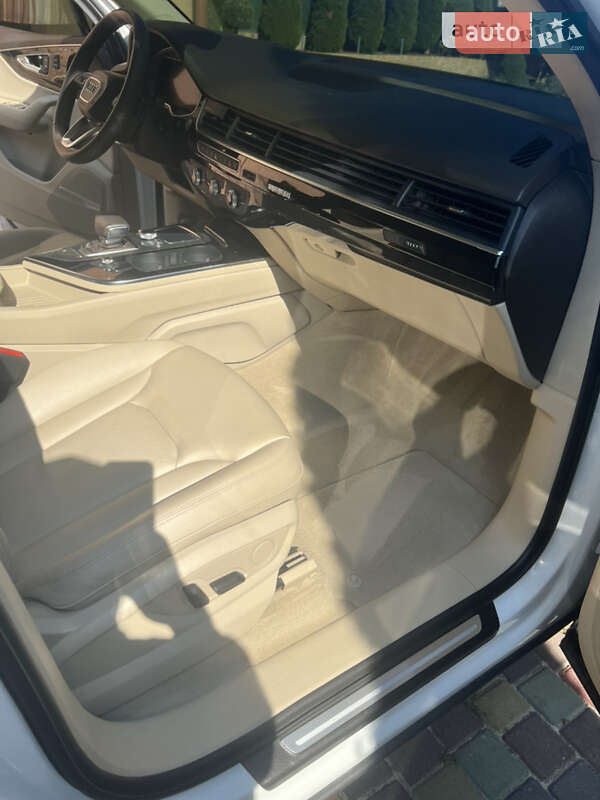 Внедорожник / Кроссовер Audi Q7 2019 в Мукачево