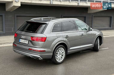 Позашляховик / Кросовер Audi Q7 2016 в 