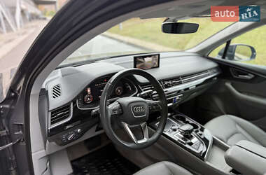 Позашляховик / Кросовер Audi Q7 2016 в 