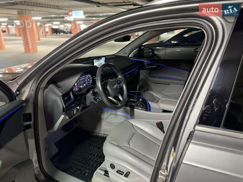 Позашляховик / Кросовер Audi Q7 2016 в Києві фото 28 Позашляховик / Кросовер Audi Q7 2016 в Києві