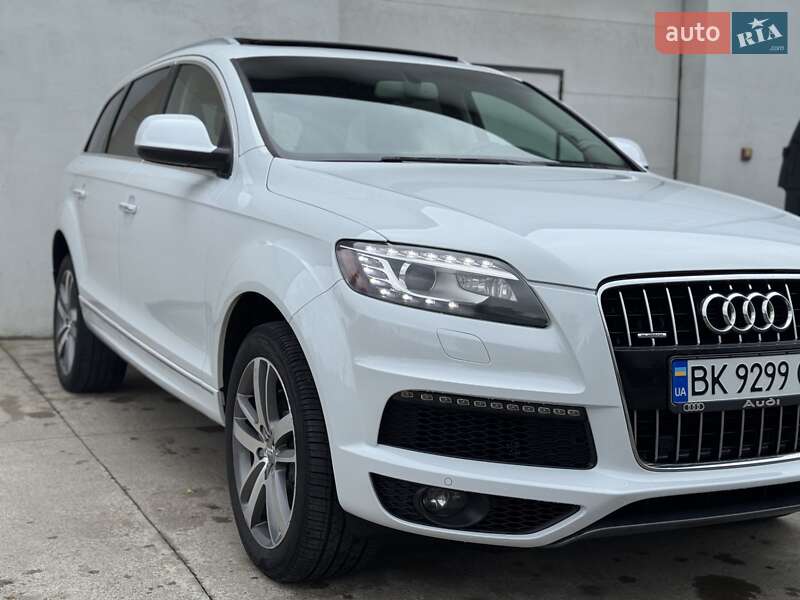 Внедорожник / Кроссовер Audi Q7 2015 в Сарнах