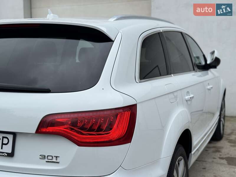 Внедорожник / Кроссовер Audi Q7 2015 в Сарнах