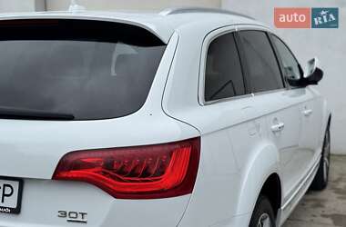 Позашляховик / Кросовер Audi Q7 2015 в 
