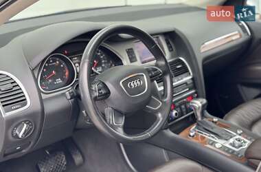 Позашляховик / Кросовер Audi Q7 2015 в 