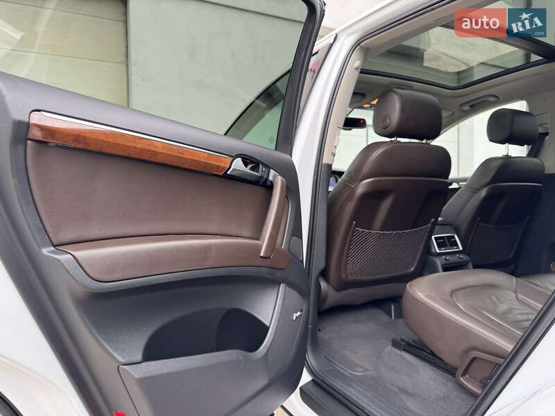 Внедорожник / Кроссовер Audi Q7 2015 в Сарнах