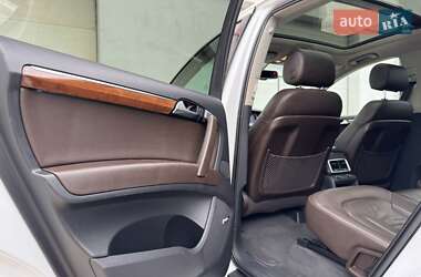 Позашляховик / Кросовер Audi Q7 2015 в 