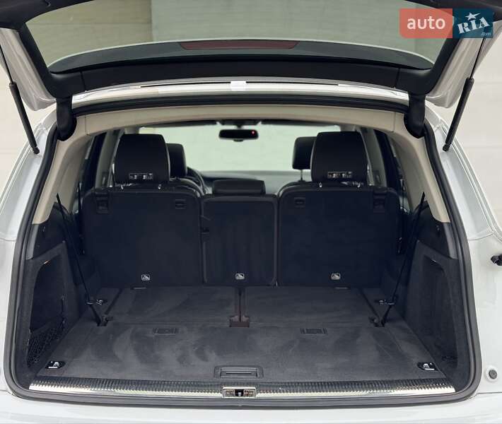 Внедорожник / Кроссовер Audi Q7 2015 в Сарнах