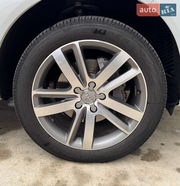 Внедорожник / Кроссовер Audi Q7 2015 в Сарнах