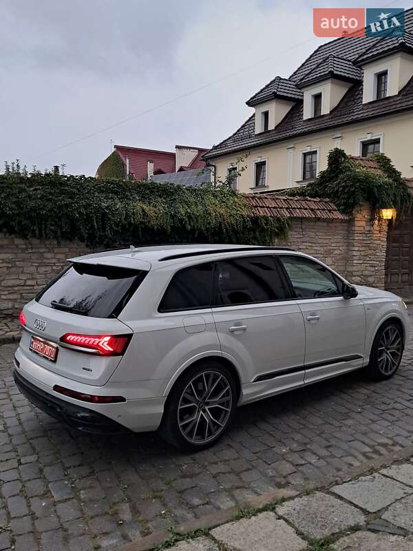 Внедорожник / Кроссовер Audi Q7 2020 в Каменец-Подольском
