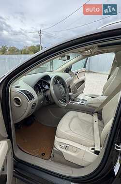 Позашляховик / Кросовер Audi Q7 2013 в 