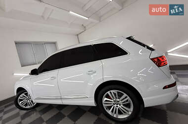 Внедорожник / Кроссовер Audi Q7 2018 в 