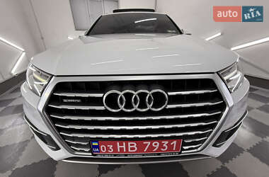 Внедорожник / Кроссовер Audi Q7 2018 в 