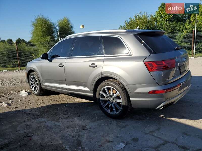 Позашляховик / Кросовер Audi Q7 2016 в Вінниці