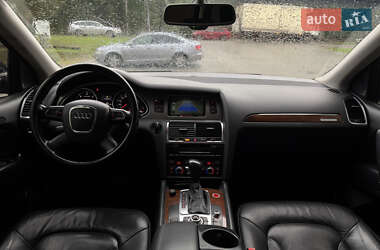 Позашляховик / Кросовер Audi Q7 2010 в 