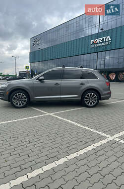Позашляховик / Кросовер Audi Q7 2017 в 