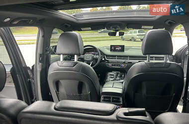 Позашляховик / Кросовер Audi Q7 2017 в 