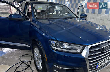 Внедорожник / Кроссовер Audi Q7 2018 в 