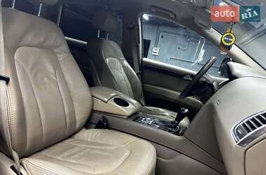 Позашляховик / Кросовер Audi Q7 2007 в 