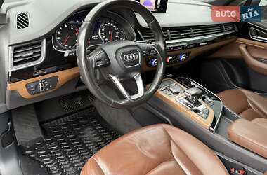 Позашляховик / Кросовер Audi Q7 2016 в 