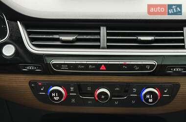 Позашляховик / Кросовер Audi Q7 2016 в 