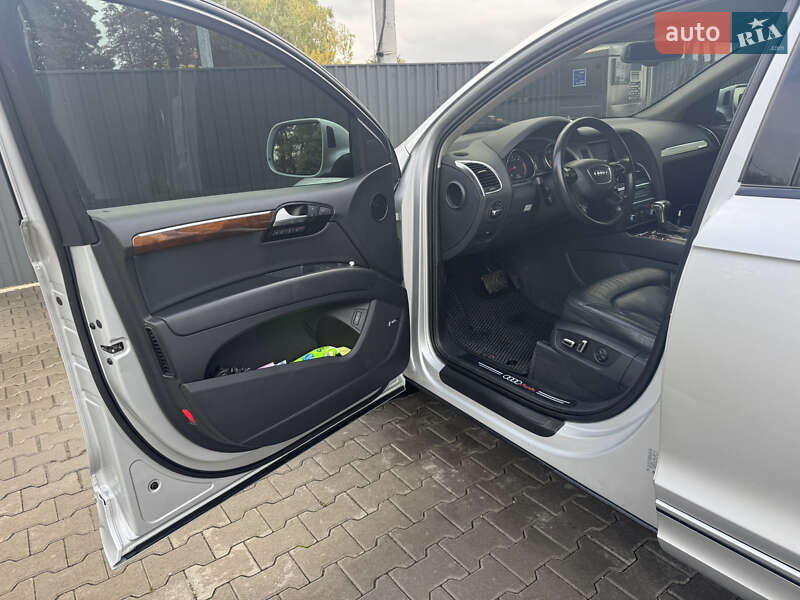 Позашляховик / Кросовер Audi Q7 2013 в Кагарлику