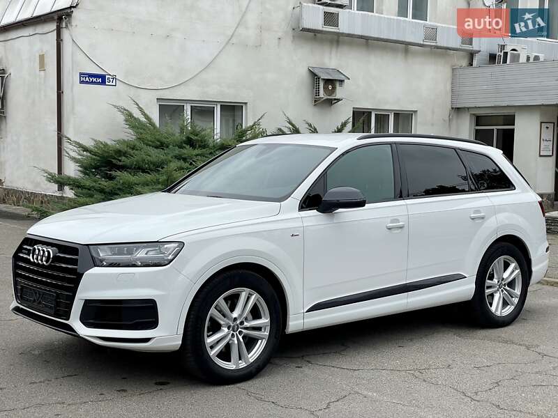 Внедорожник / Кроссовер Audi Q7 2019 в Киеве