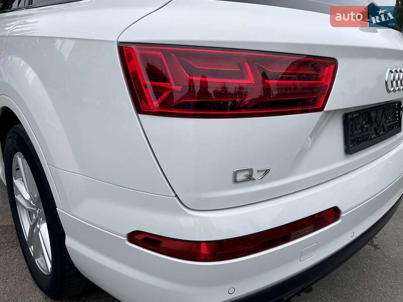 Внедорожник / Кроссовер Audi Q7 2019 в Киеве