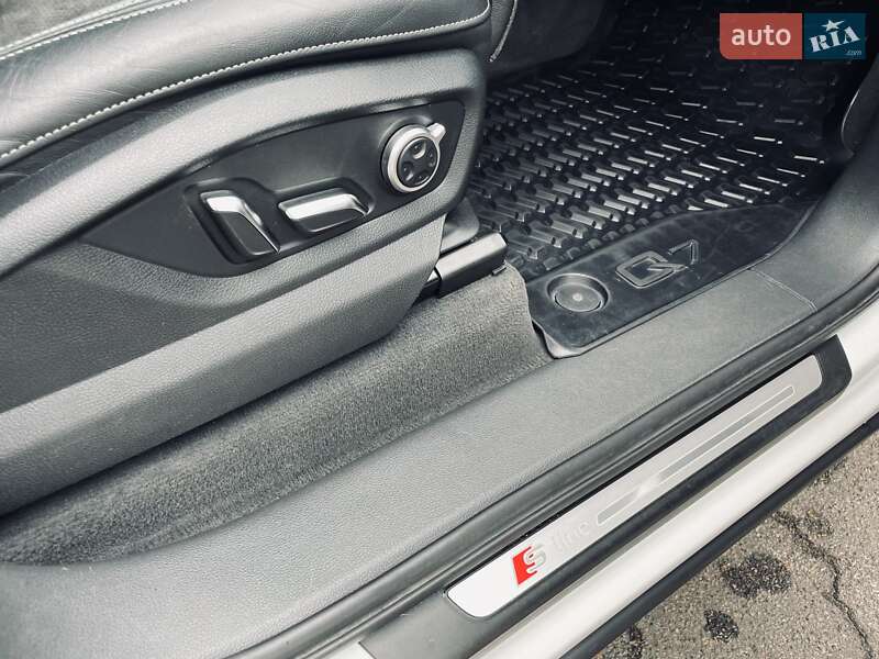 Внедорожник / Кроссовер Audi Q7 2019 в Киеве
