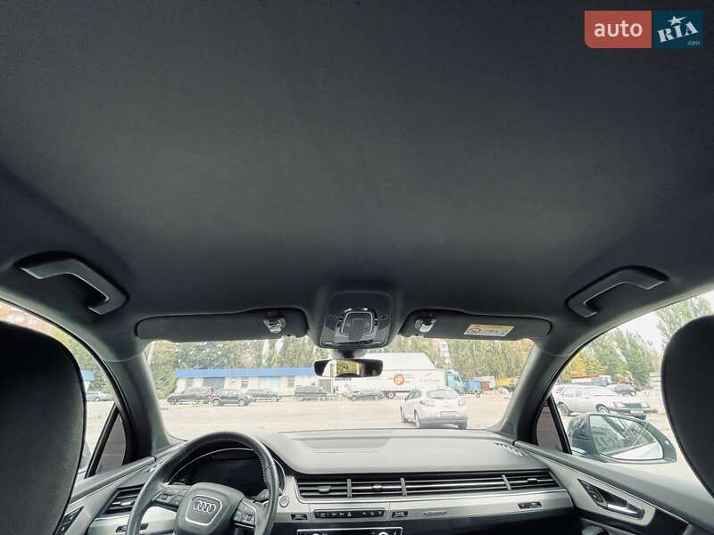 Внедорожник / Кроссовер Audi Q7 2019 в Киеве