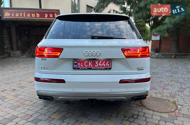 Позашляховик / Кросовер Audi Q7 2016 в 