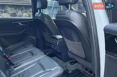 Позашляховик / Кросовер Audi Q7 2016 в 