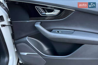 Позашляховик / Кросовер Audi Q7 2016 в 