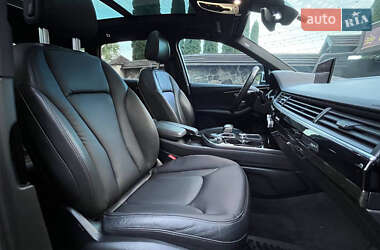 Позашляховик / Кросовер Audi Q7 2016 в 