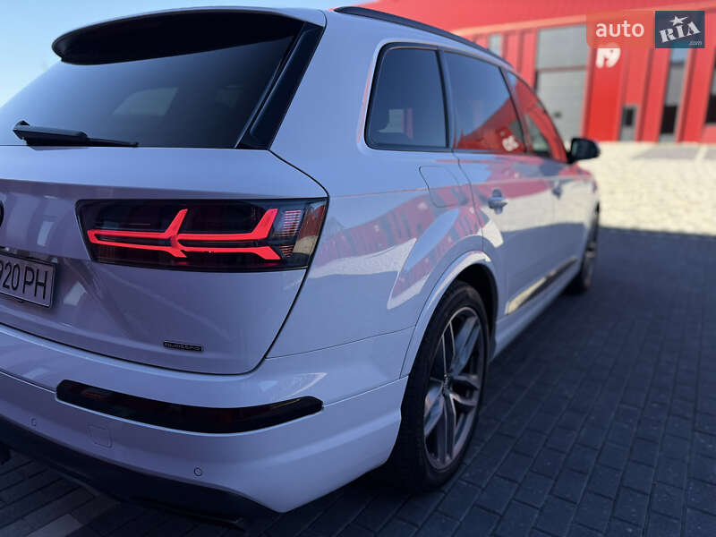Внедорожник / Кроссовер Audi Q7 2017 в Львове