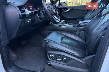 Позашляховик / Кросовер Audi Q7 2017 в 