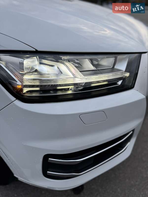 Позашляховик / Кросовер Audi Q7 2019 в Дніпрі