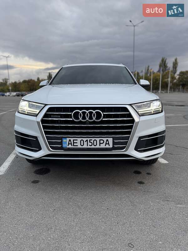 Позашляховик / Кросовер Audi Q7 2019 в Дніпрі