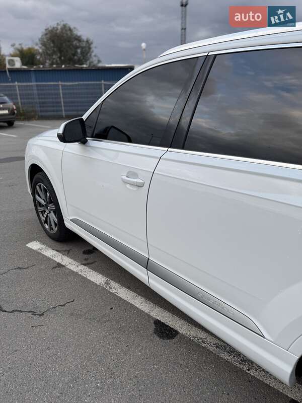 Позашляховик / Кросовер Audi Q7 2019 в Дніпрі