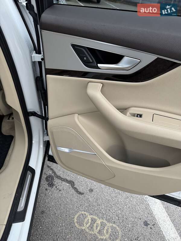 Позашляховик / Кросовер Audi Q7 2019 в Дніпрі