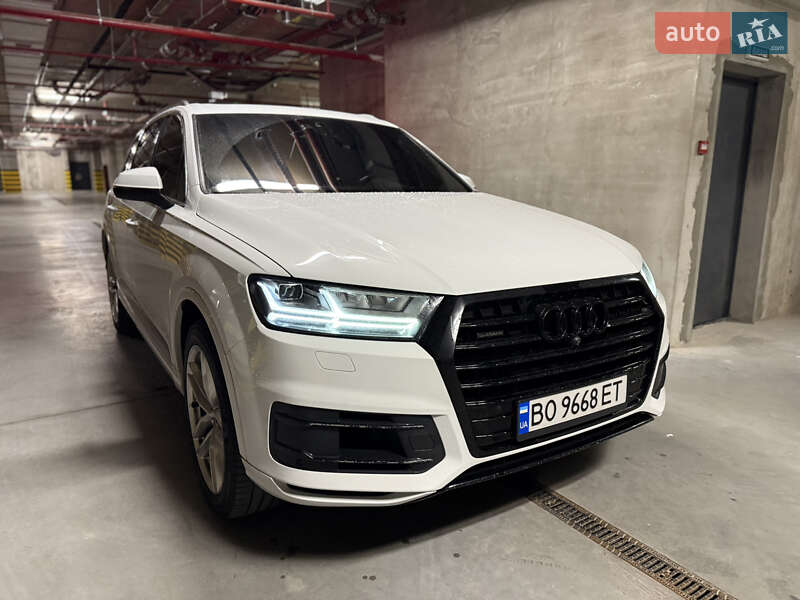 Внедорожник / Кроссовер Audi Q7 2015 в Ровно