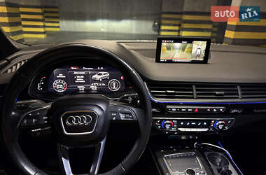 Позашляховик / Кросовер Audi Q7 2015 в 