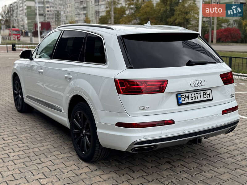 Позашляховик / Кросовер Audi Q7 2016 в Сумах