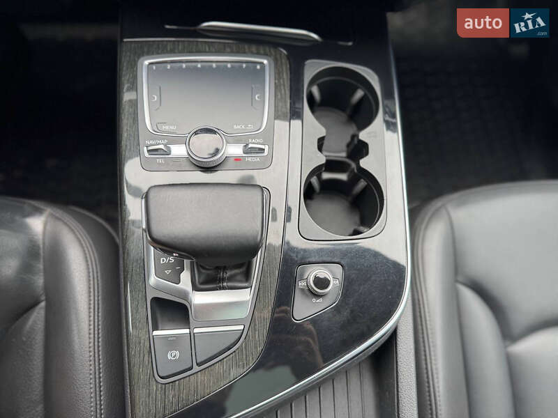 Позашляховик / Кросовер Audi Q7 2016 в Сумах