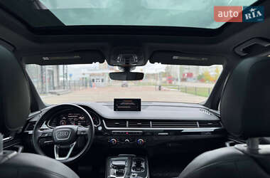 Позашляховик / Кросовер Audi Q7 2016 в 