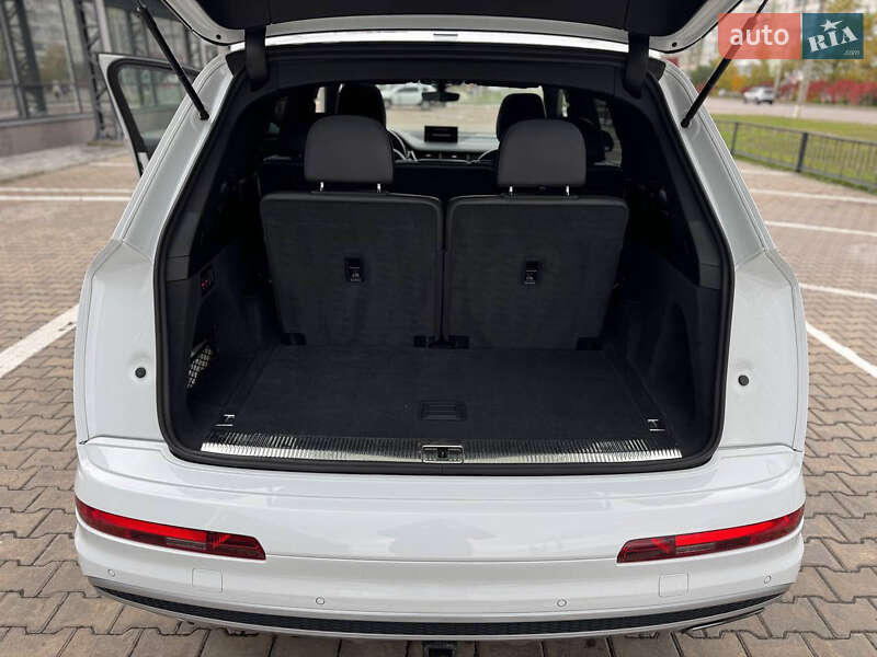 Позашляховик / Кросовер Audi Q7 2016 в Сумах