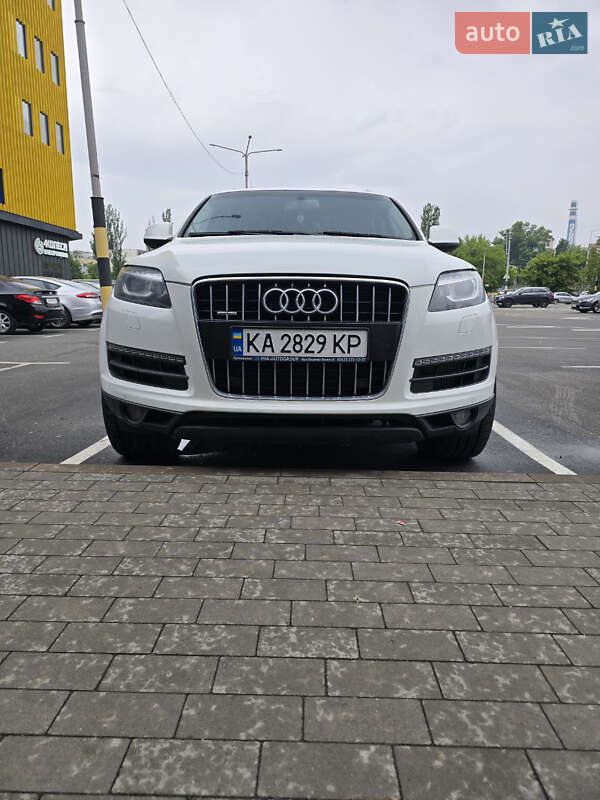 Позашляховик / Кросовер Audi Q7 2013 в Києві