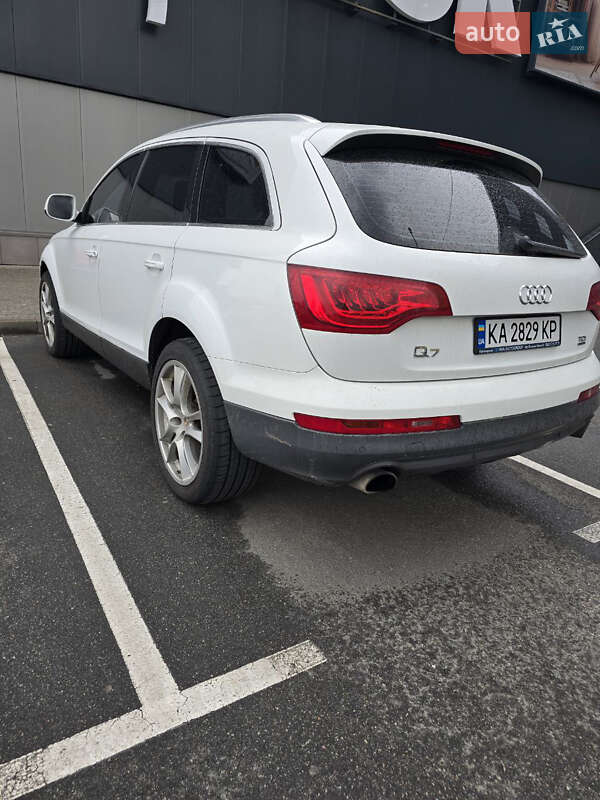 Позашляховик / Кросовер Audi Q7 2013 в Києві