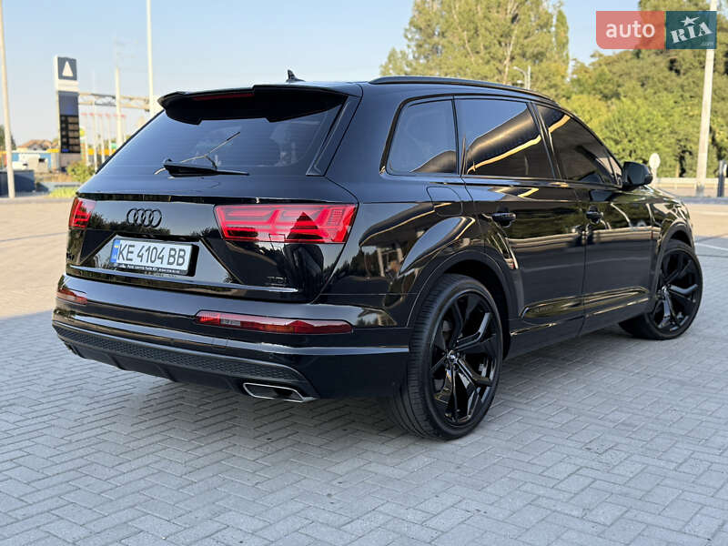Позашляховик / Кросовер Audi Q7 2015 в Дніпрі