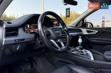 Позашляховик / Кросовер Audi Q7 2015 в 